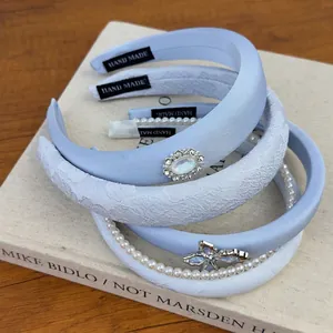 Ensemble de serre-têtes faits main bleu clair avec perles et papillons en strass
