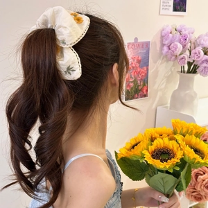 Γαλλικό Στυλ Mori Scrunchie Μαλλιών με Κέντημα Μαργαρίτα Κρεμώδες Λευκό Βαμβακερό Μαντίλι με Δαντελωτή Άκρη για Γυναίκες Κορίτσια Αξεσουάρ Μαλλιών