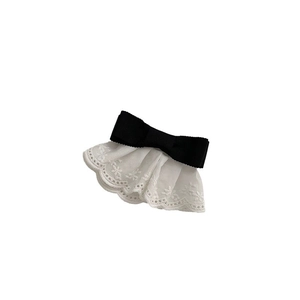Barrette élégante en ruban noir avec broderie en dentelle blanche pour coiffure femme
