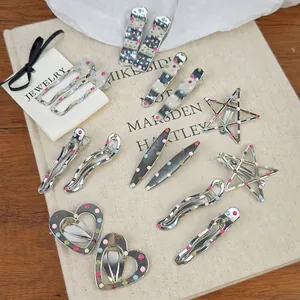 Barrettes à cheveux en métal argenté avec pois colorés en formes de cœur et d'étoile