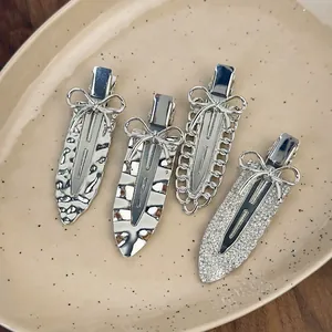 Pince à Cheveux Bec de Canard en Métal avec Nœud Doux Argent Vague Minimaliste Pince à Cheveux Sans Trace Nœud en Strass Accessoires Cheveux Femme
