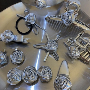 Koreanischer Stil Silber Rosen Haarspange Kunstleder Metallic Blume Greifer Clip Schleife Kopfschmuck Für Damen Cool Girl Zubehör