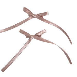 Paire de barrettes à cheveux avec nœuds en satin rose et longs rubans pour femmes et filles