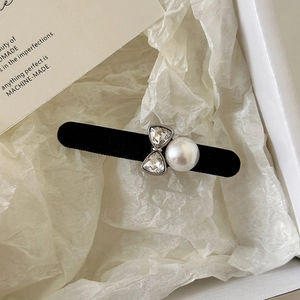 French black velvet hair clip featuring elegant pearls and sparkling rhinestones