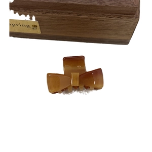 Elegant amber brown bow hair claw clip made of premium acetate for women hair accessories