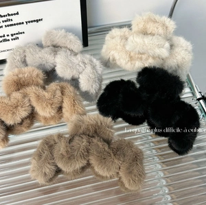 Large Plush Hair Claw Clip Faux Fur Wave Shape Shark Clip For Women Girls Thick Hair Styling Accessory Autumn Winter Daily