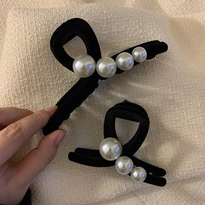 Set of large and small black velvet hair claws with white pearls in vintage French style