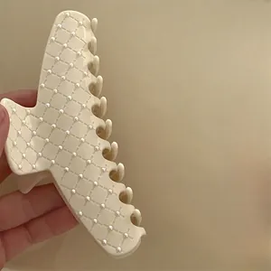Grande Pince à Cheveux en Acétate Avec Künstliche Perles Artificielles Motif à Losanges Élégante Pince Crabe Blanc Crème Accessoire Cheveux