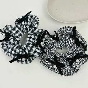 Lot de chouchous vintage français en pied-de-poule et tweed avec nœuds en velours