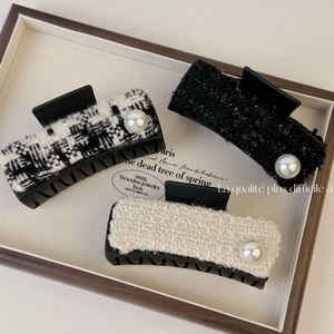 Three-piece set of elegant tweed shark hair clips with large pearl accents for women
