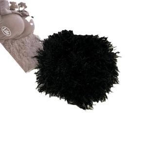 Chouchou en fausse fourrure noire pour coiffures d'hiver et chignons volumineux