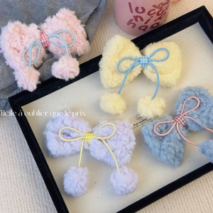 Pince à Cheveux Douce en Peluche Laine d'Agneau avec Nœud et Pompons Couleur Pastel Pince Bec de Canard Accessoires Cheveux Femme
