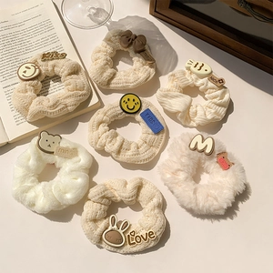 Elastici per capelli in peluche marrone caffè con graziosi ciondoli a orso e cuore