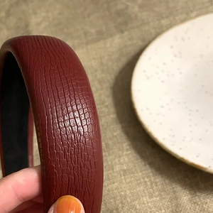Vintage burgundy headband with crackle leather texture and wide sponge design for women