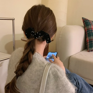 Elegant Black Velvet Bow Hair Clip With Faux Artificial Pearl Vintage French Style Duckbill Clip For Women Festive Hair Accessories