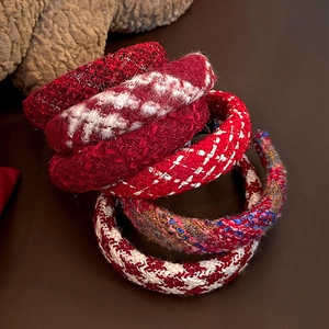 Serre-têtes rembourrés festifs en tweed rouge et paillettes pour femmes aux textures variées
