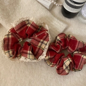 Scrunchie in Tessuto a Quadri Rossi Retrò Francese per Donna Stile Accademia di Danza Elastici per Capelli Accessori per Capelli Natale Capodanno