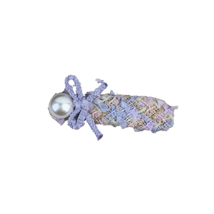 Barrette en tweed rose avec nœud violet tricoté et grande perle blanche élégante