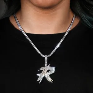 Collier Pendentif Lettre Initiale en Cuivre et Zirconia Hip Hop Pendentif Alphabet Iced Out Avec Chaîne Torsadée Pour Hommes Femmes Bijoux Streetwear