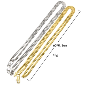 Détail des chaînes cubaines de 60cm en argent et or avec fermoirs mousqueton et dimensions