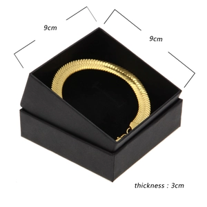Flaches Schlangenarmband in Premium-Geschenkbox, 9x9cm quadratische Schmuckverpackung