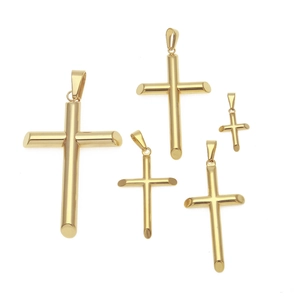 Cinq pendentifs croix en acier inoxydable doré de tailles variées pour bijoux homme