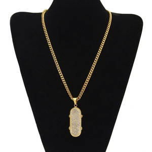 Collana hip hop con ciondolo a forma di skateboard dorato con zirconi e catena cubana
