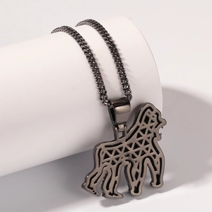 Pendentif gorille hip-hop en métal noir avec design géométrique et chaîne cubaine chic