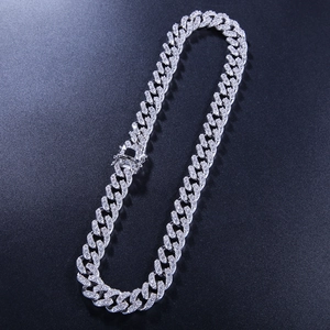 Detailansicht der 9mm Kubanischen Kette mit Zirkonia-Besatz und sicherem Verschluss