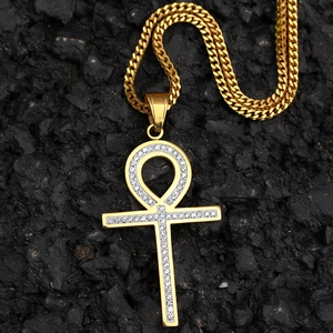 Collier avec pendentif croix Ankh en or glacé et chaîne cubaine de style hip hop