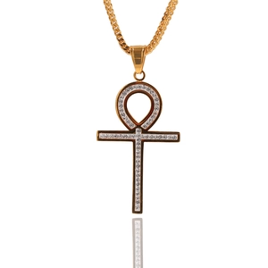 Pendentif croix Ankh doré serti de pierres sur une chaîne à maillons cubains