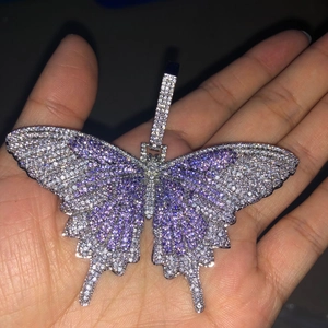Hip hop vlinder hanger ketting met fonkelende witte en paarse zirkonia stenen bezet