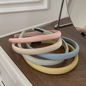Serre-Tête Rembourré en Satin et Éponge pour Femmes Couleur Macaron Unie Affinement du Visage Accessoires de Cheveux Quotidiens