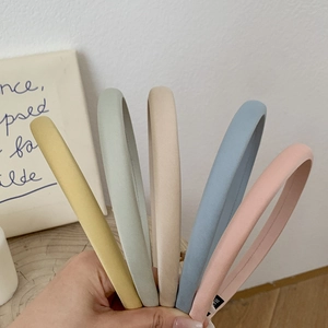 Serre-tête minimaliste en satin aux tons pastel crème pour femmes, style élégant