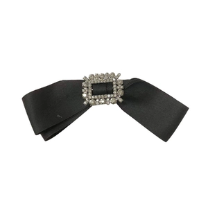 Elegante fermaglio per capelli in raso nero con fiocco e fibbia rettangolare in cristallo