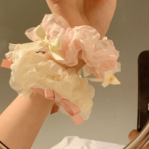 Elegantes Set aus zwei Organza-Haargummis mit Schleife in Pastellrosa und Creme