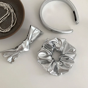 Barrette à Cheveux Nœud Métallique Argenté Scrunchie Serre-tête Accessoires de Coiffure pour Femmes Minimaliste Élégant Élastiques Mode