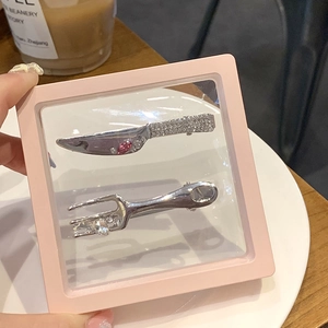 Creative knife and fork hair clips with rhinestones in a pink PE film jewelry box