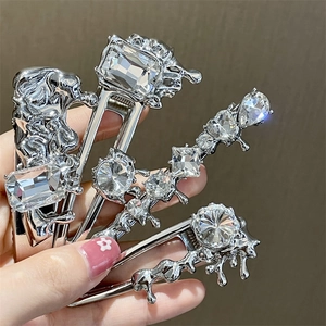Set di fermagli per capelli in metallo liquido argento con cristalli luccicanti