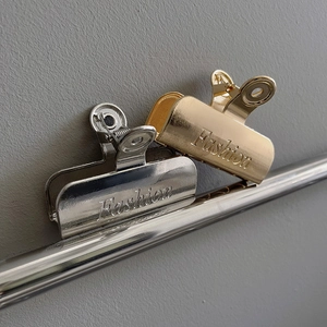 Mollette per capelli in metallo alla moda in oro e argento con scritte incise