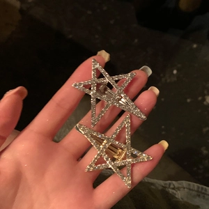Lot de deux pinces à cheveux étoile Y2K avec strass brillants et alliage argenté chic