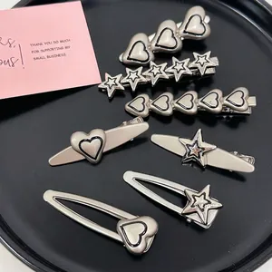 Fermaglio per Capelli in Metallo Argento Opaco Design Stella Cuore Becco d'Anatra Minimalista Fatto a Mano Donna