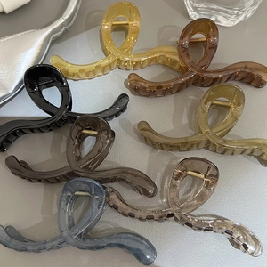 Grande Pince à Cheveux Crabe Française Couleur Gelée pour Femmes Pince Requin en Plastique Torsadée Accessoires Cheveux