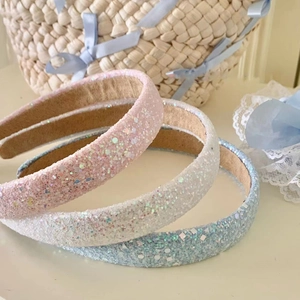 Serre-têtes pailletés féeriques en rose blanc et bleu pour un style de princesse