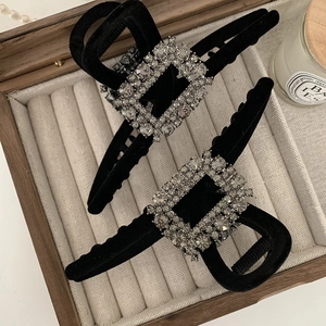Elegant Black Velvet Hair Claw Clip With Square Rhinestone Decoration Vintage Flocking Hair Grabbing Clip For Women Styling Accessories