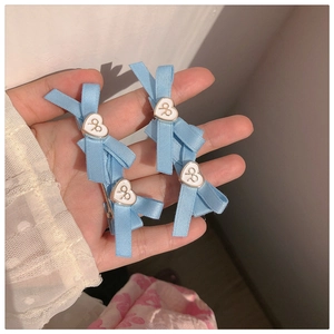 Douce Pince à Cheveux Nœud Papillon Ruban Bleu Décor Coeur Émail Bec de Canard en Alliage pour Filles Femmes Accessoires Cheveux