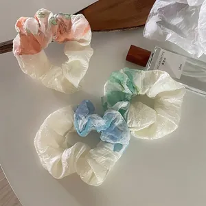 Dreiteiliges Set aus Chiffon-Haargummis mit Batik-Farbverlauf in sanften Pastelltönen