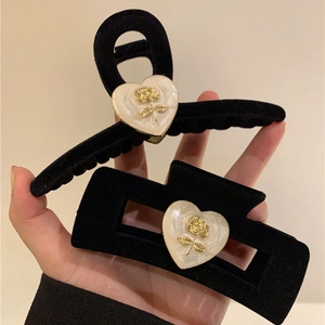 French Vintage Flocked Hair Claw Clip Elegant Heart Golden Rose Relief Black Velvet Large Shark Clip For Women Hair Jewelry