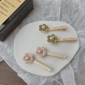 French Vintage Flower Artificial Pearl Hair Clip Acrylic Alloy Duckbill Side Clip Elegant Hairpin Hair Accessories For Women Girls