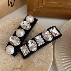 French vintage luxury hair clips with elegant pearls and sparkling rhinestones for women